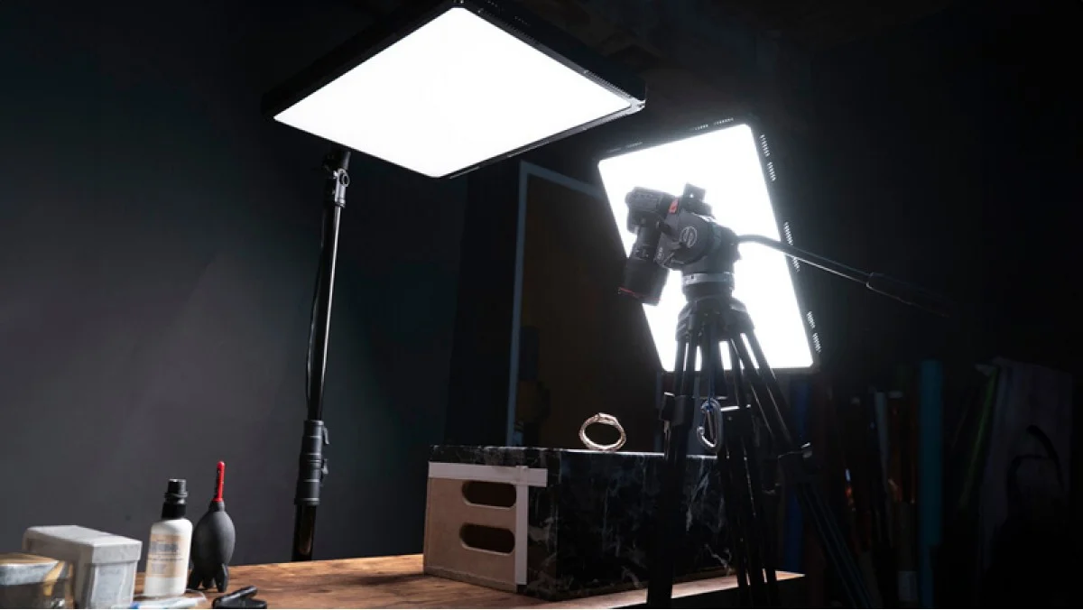 Світлодіодна панель Compac 100 зйомка продукції
